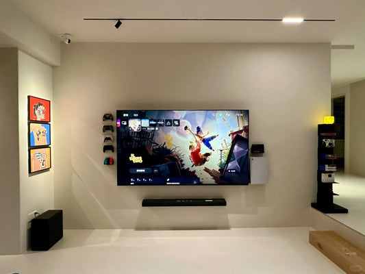 The Zero-Cable Game Wall: A Minimalist PS5 &amp; Switch Living Room Setup